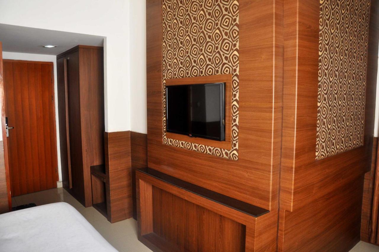 Ams Penthouse Hotel Jakarta Exterior foto