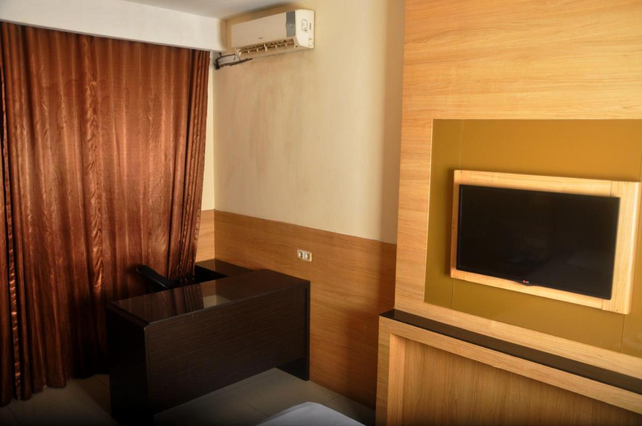Ams Penthouse Hotel Jakarta Exterior foto