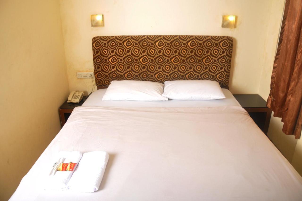 Ams Penthouse Hotel Jakarta Exterior foto